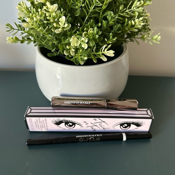 Kristoffer Buckle A TRICK OR TWO Stunt Double Duo Ended Eyeliner + Corrector - Picture 2 of 4